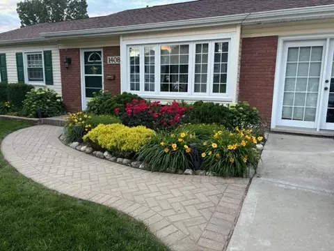 1408 Chalfont Dr, Schaumburg, IL 60194