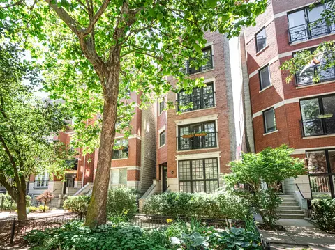 3532 N Fremont St #4, Chicago, IL 60657