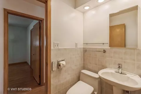 Bath - 1668 Maple St, Des Plaines, IL 60018 photo 1 of 3