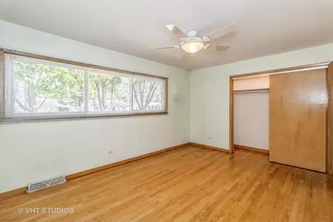 Bedroom - 1668 Maple St, Des Plaines, IL 60018 photo 3 of 5