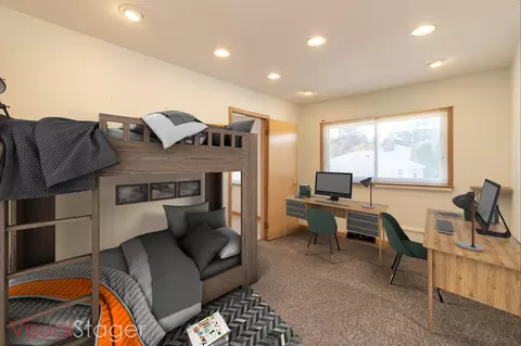 Bedroom - 1668 Maple St, Des Plaines, IL 60018 photo 1 of 5