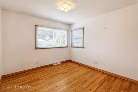 Bedroom - 1668 Maple St, Des Plaines, IL 60018 photo 5 of 5
