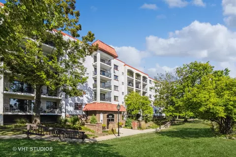 475 Plum Creek Dr #504, Wheeling, IL 60090