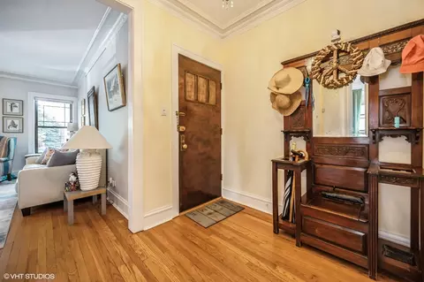 Entry Way - 809 Forest Ave #1S, Evanston, IL 60202 photo 1 of 2