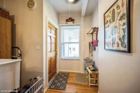 Entry Way - 809 Forest Ave #1S, Evanston, IL 60202 photo 2 of 2