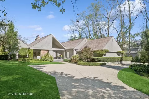 5 Chicory Ln, Riverwoods, IL 60015