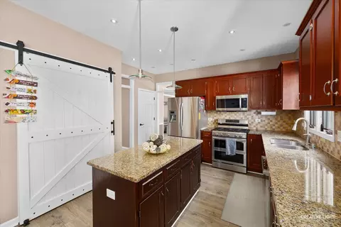 Kitchen - 590 Casey Ct, Aurora, IL 60502 photo 2 of 2