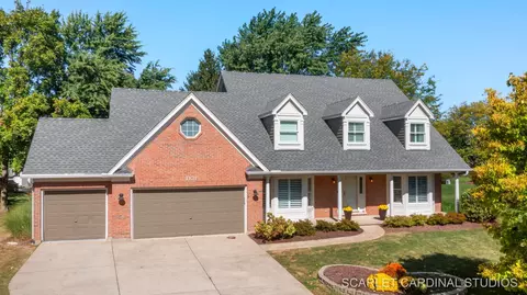 1131 Conan Doyle Rd, Naperville, IL 60564
