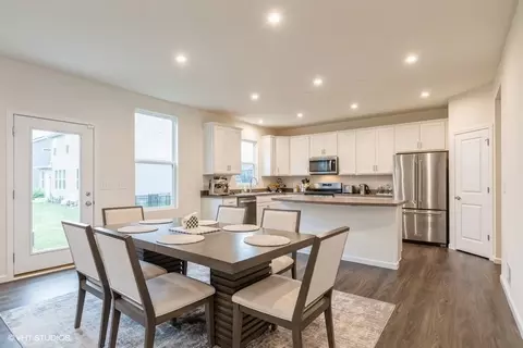 Dining - 520 Alpine Dr, Algonquin, IL 60102 photo 1 of 1