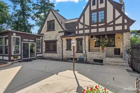 Exterior - 309 Wing Park Blvd, Elgin, IL 60123 photo 5 of 9