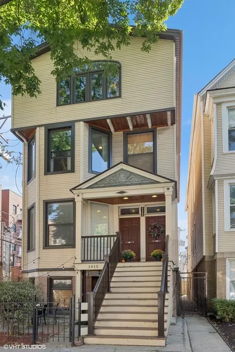 1415 W Roscoe St #2, Chicago, IL 60657