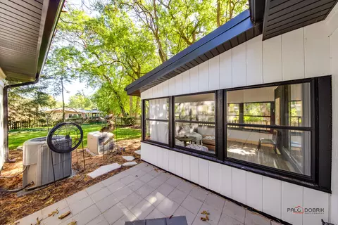 1007 Crest St, Wheaton, IL 60189 photo 33