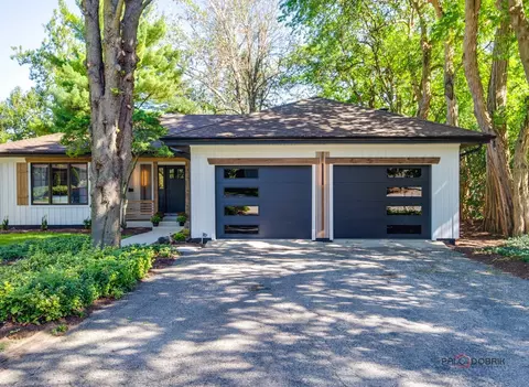 1007 Crest St, Wheaton, IL 60189 photo 2