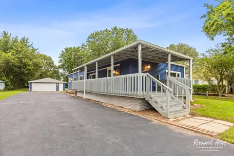 520 W Bergera Rd, Braidwood, IL 60408