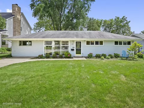 612 Wakeman Ave, Wheaton, IL 60187