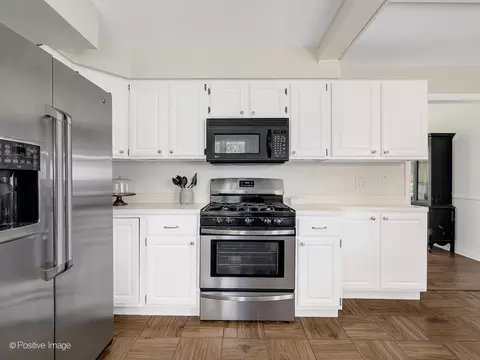 612 Wakeman Ave, Wheaton, IL 60187 photo 5