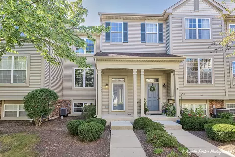 757 Cherry Creek Dr #757, Grayslake, IL 60030