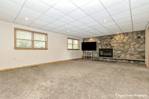 Living - 805 Porten Rd, Mchenry, IL 60051 photo 5 of 5