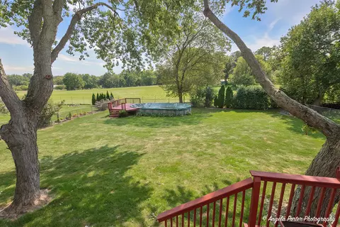 Exterior - 805 Porten Rd, Mchenry, IL 60051 photo 6 of 8