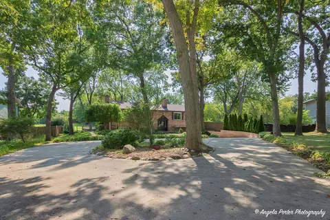 Exterior - 805 Porten Rd, Mchenry, IL 60051 photo 3 of 8