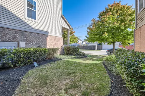 Exterior - 320 Laurel Ave, Des Plaines, IL 60016 photo 6 of 7