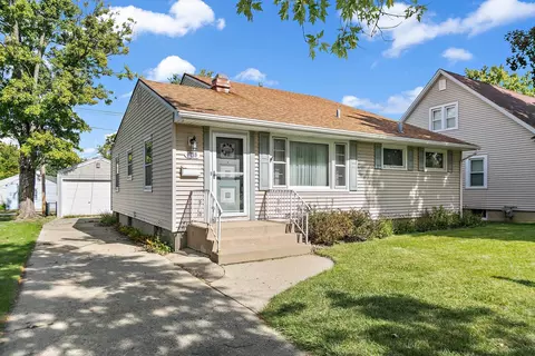 1218 W Highland Ave, Elgin, IL 60123