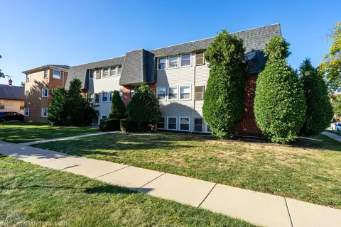 1288 Perry St #P1, Des Plaines, IL 60016