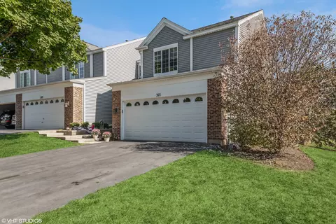 371 Snow Drift Ct, Bartlett, IL 60103