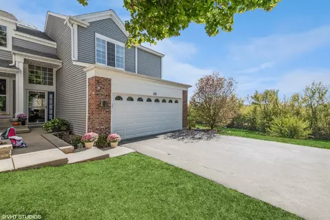 371 Snow Drift Ct, Bartlett, IL 60103 photo 2