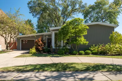 289 S Poplar Ave, Elmhurst, IL 60126
