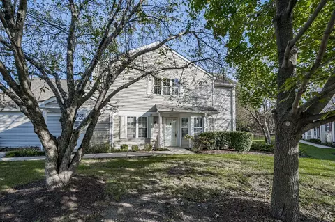 2827 Rutland Cir #101, Naperville, IL 60564