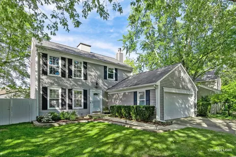 1735 Paddington Ave, Naperville, IL 60563