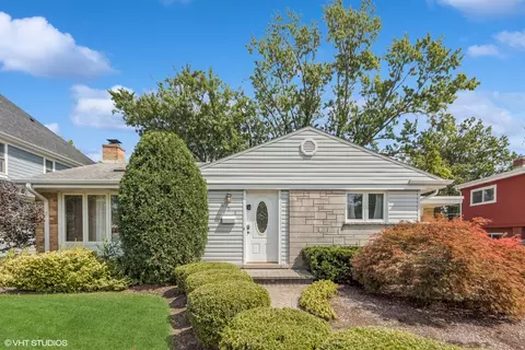 406 E Huntington Ln, Elmhurst, IL 60126