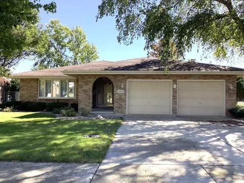 1022 Grandview Dr, New Lenox, IL 60451
