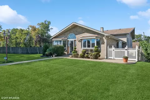 904 N 10th Ave, Melrose Park, IL 60160
