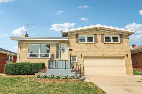 10660 Preston St, Westchester, IL 60154