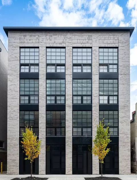 2487 N Milwaukee Ave #2B, Chicago, IL 60647