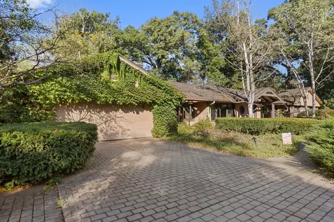 240 Brookdale Ln, Palatine, IL 60067