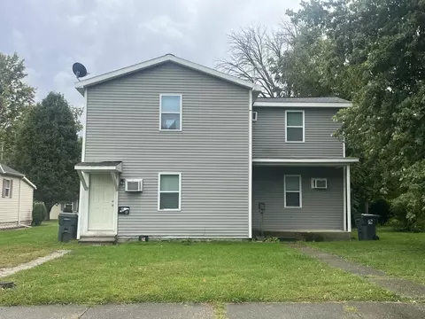 426 E Washington St, Arcola, IL 61910 photo 2
