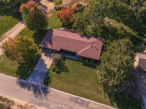 View/Area - 19137 Briar Dr, Bloomington, IL 61705 photo 2 of 4