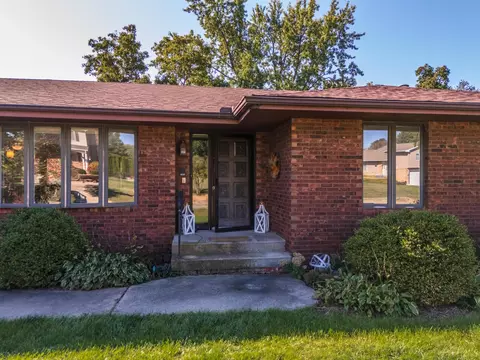Exterior - 19137 Briar Dr, Bloomington, IL 61705 photo 2 of 12