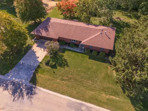 View/Area - 19137 Briar Dr, Bloomington, IL 61705 photo 1 of 4