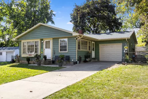 32 Whitney Way, Montgomery, IL 60538