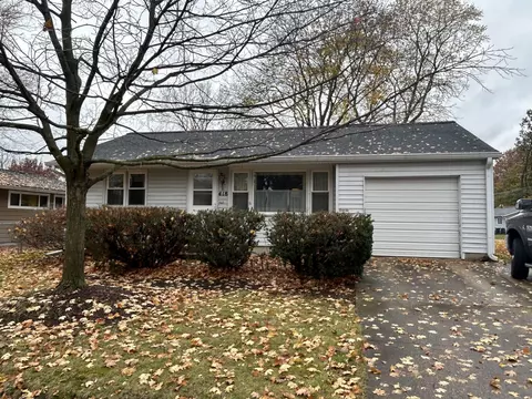 418 Park Ave, Geneva, IL 60134