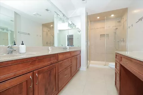1915 Golf View Dr #2B, Bartlett, IL 60103 photo 15
