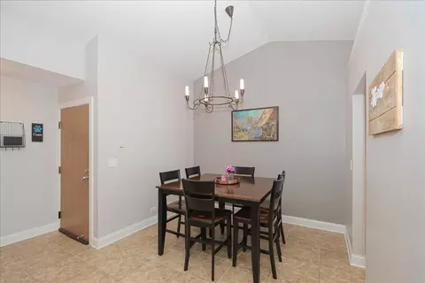 1915 Golf View Dr #2B, Bartlett, IL 60103 photo 7