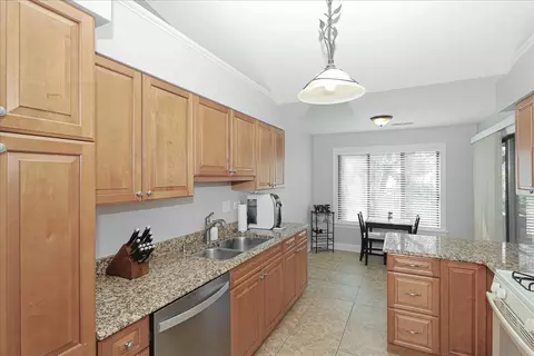 1915 Golf View Dr #2B, Bartlett, IL 60103 photo 10