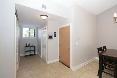 1915 Golf View Dr #2B, Bartlett, IL 60103 photo 6