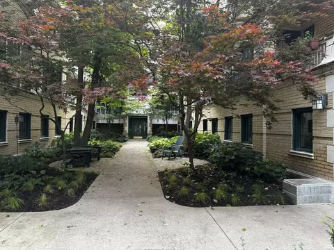 4312 N Clarendon Ave #1221, Chicago, IL 60613