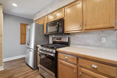 1037 E 7th St, Lockport, IL 60441 photo 5